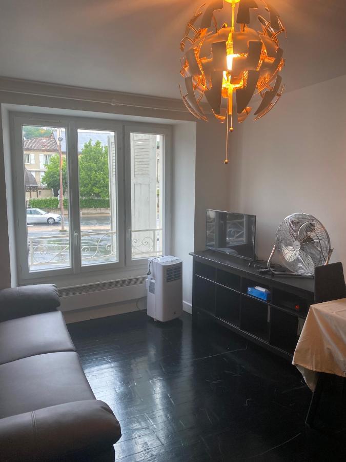 Ravissant Duplex Meuble Tout Confort Hyper Centre St Cere 4 Pers Lit Bb Wifi Gratuit Saint-Cere Exterior photo